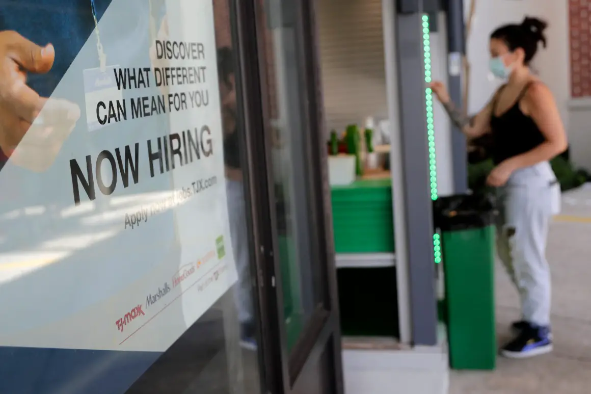 Jobless claims rise to 885,000 amid resurgence of virus