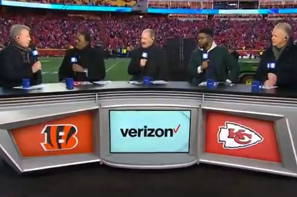 Chiefs-Bengals halftime show on CBS drowned out by Walker Hayes