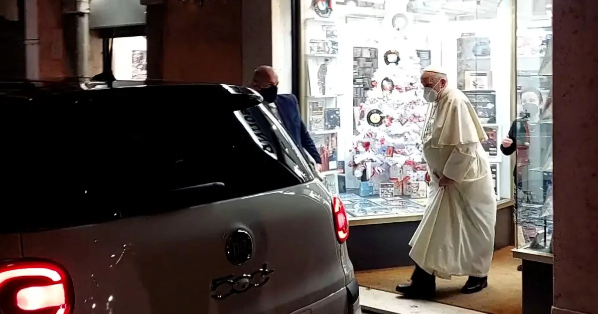 Pope caught on camera making unannounced stop at Rome record store