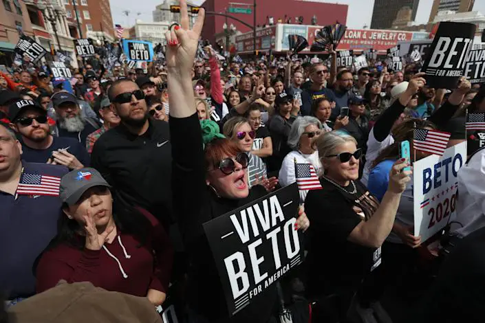 Supporters of Beto O&#x002019;Rourke at a campaign rally. 