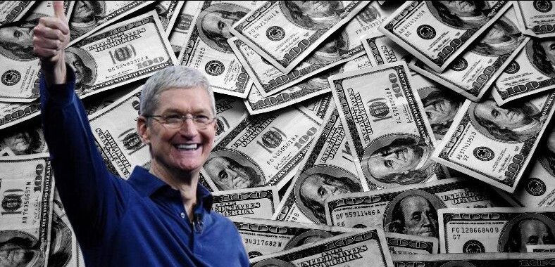 Apple CEO Tim Cook’s Huge Jackpot In 2021 At Risk: ‘Payouts Are Worrying’