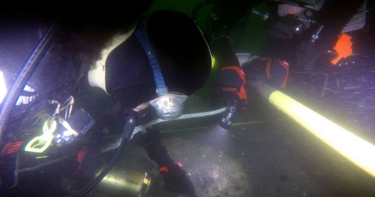 Captain Cook's ship HMS Endeavour found at bottom of ocean more than 250 years on