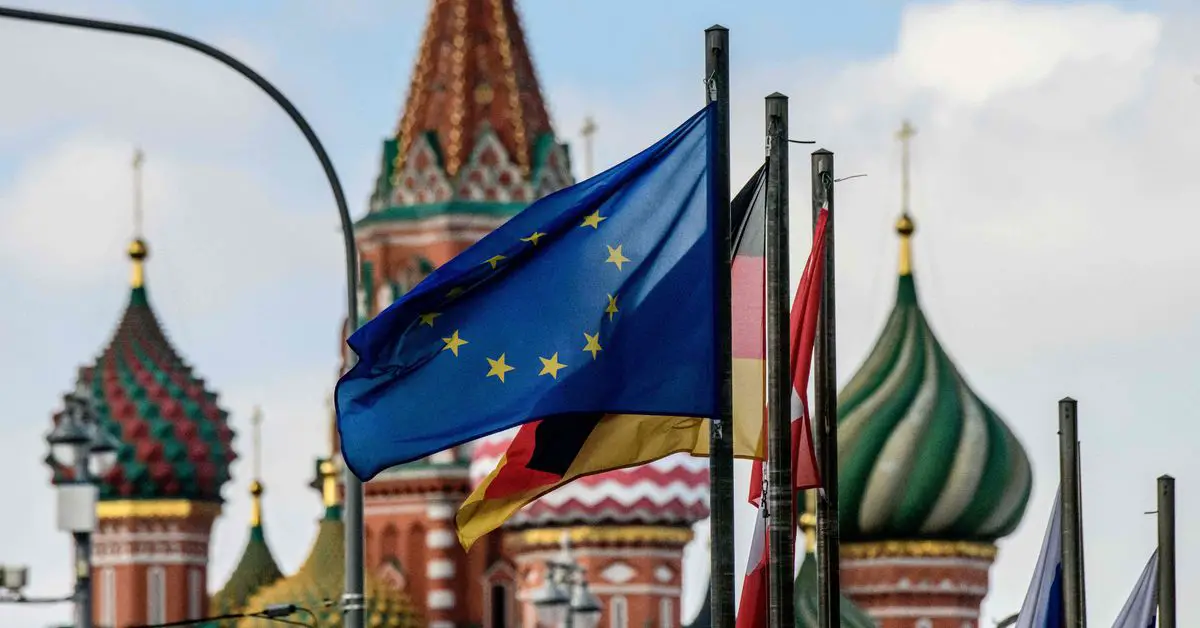 EU offers more talks, pushes de-escalation in letter to Russia