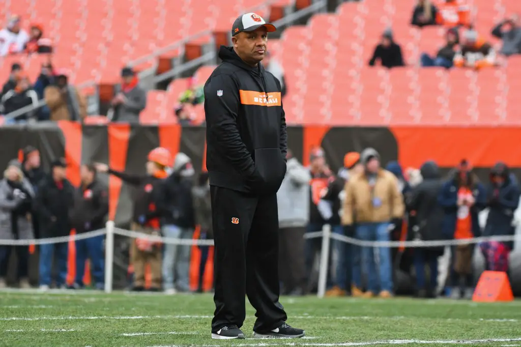 Hue Jackson clarifies claim Browns offered him money to lose