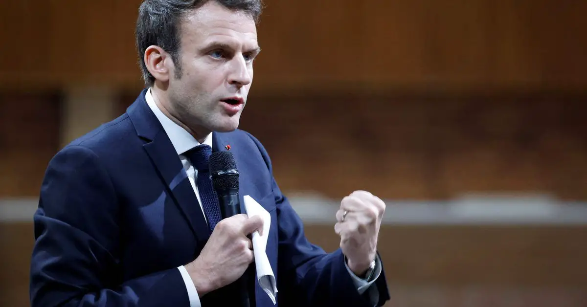 Macron vows ‘de-escalation’ but hints at concessions to Putin