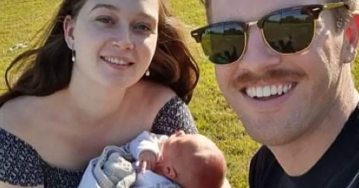Man hailed a hero after helping woman give birth while on their Tinder date