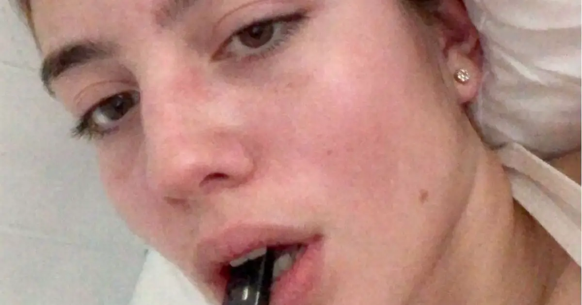 Model says vaping addiction caused constant pain and weakness