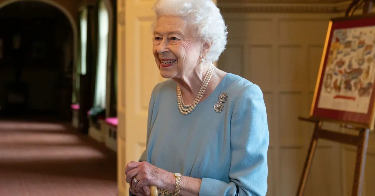 Queen Elizabeth tests positive for coronavirus