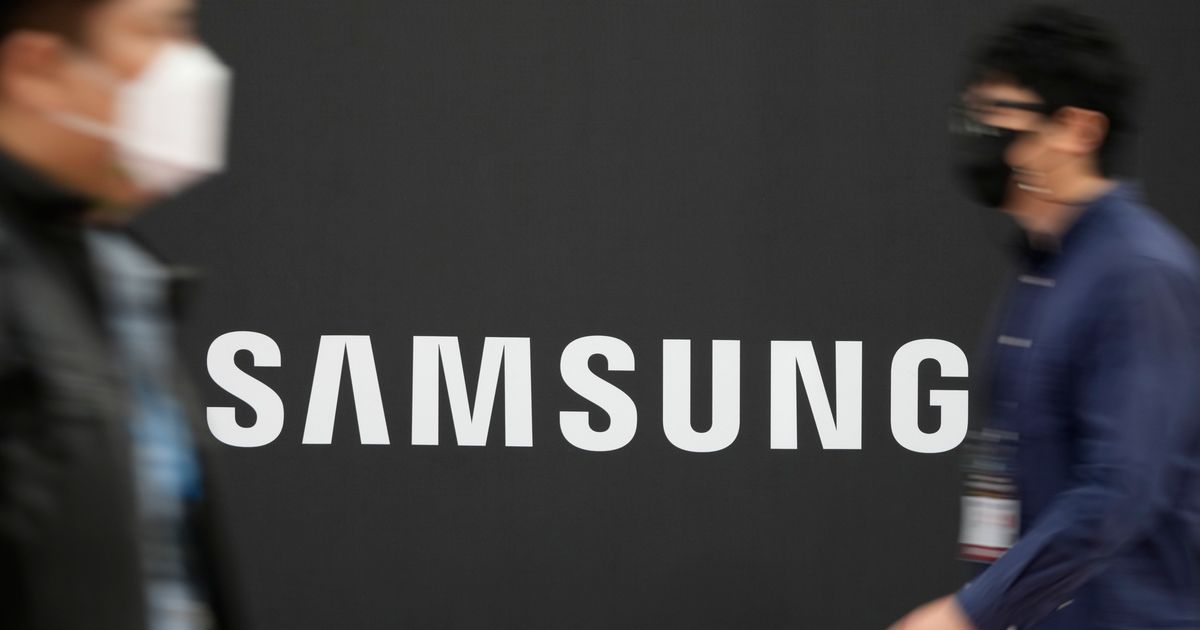 Samsung prepares to unveil new flagship smartphones