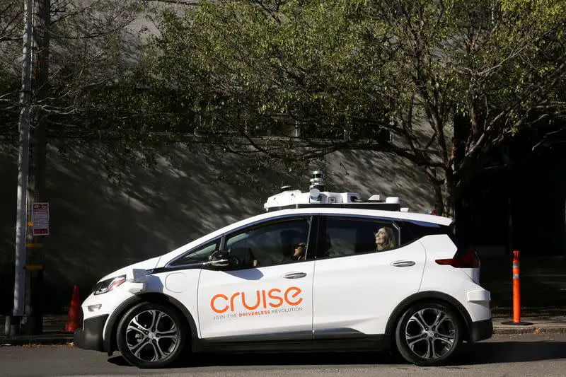 Self-driving car companies zoom ahead, leaving U.S. regulators behind