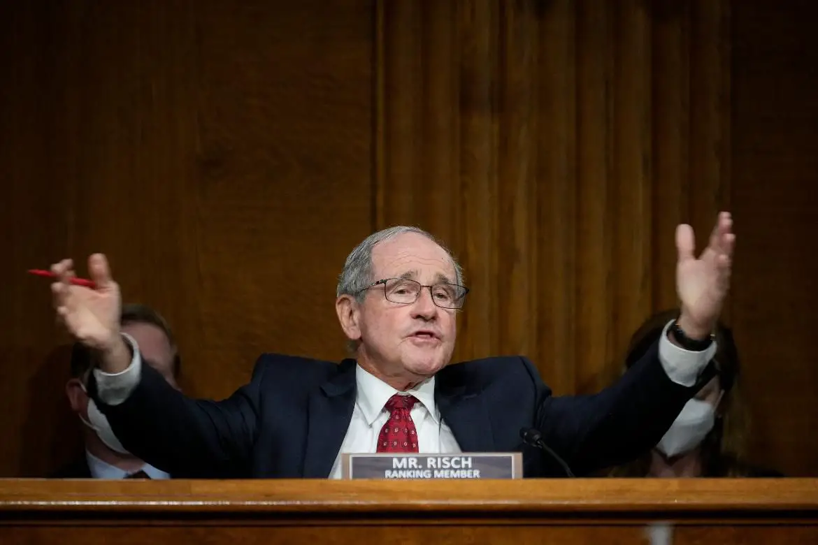 Senators fret as Russia sanctions talks drag on