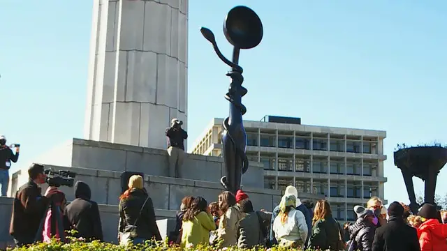 Statue honoring African diaspora replaces Confederate monument at New Orleans art exhibition