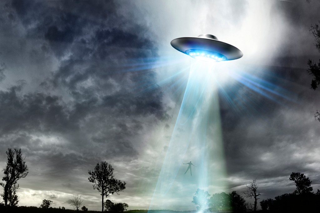 These are all the ways scientists believe aliens could contact us